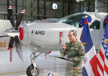 Gobierno de los EE. UU. dona aeronave al Ministerio de Defensa para combate del narcotráfico