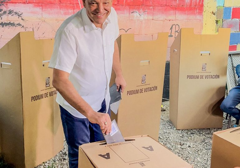 Ulises Rodríguez vota y define el proceso como un triunfo de la democracia
