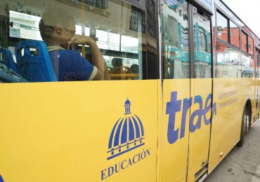 Ya están 100 nuevos autobuses para que TRAE siga transportando estudiantes de escuelas públicas