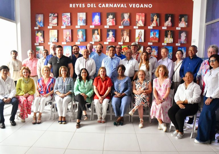 Embajadores acreditados en el país visitan el Carnaval Vegano 2024
