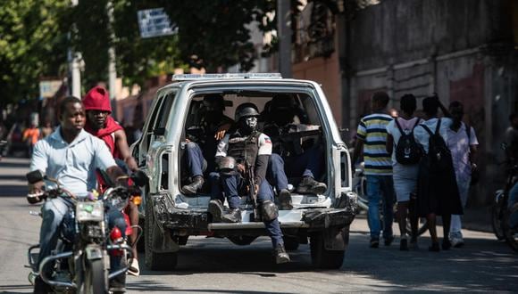 Enfrentamiento armado entre policías y bandas que piden dimisión de Henry en Haití