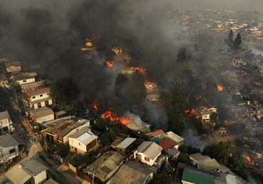 Chile busca levantarse de las cenizas tras incendios que dejaron 123 muertos