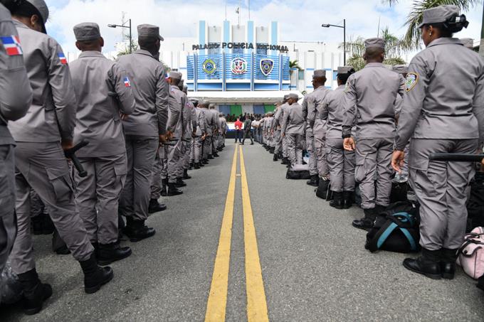 Presidente Abinader dispone el ascenso de 7,800 agentes de la Policía Nacional