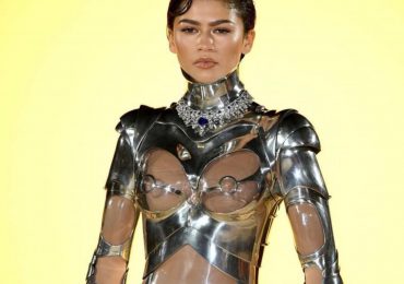 Zendaya desafía todos los límites y deja a todos boquiabierto con su atrevido y robótico look en la premier de 'Dune 2'