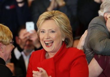 Hillary Clinton celebra victoria de los Kansas City Chiefs: "Felicidades al novio de Taylor"