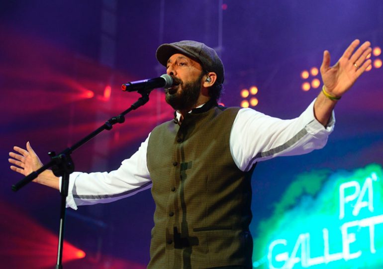 Juan Luis Guerra agradece al público dominicano por el gran apoyo durante concierto