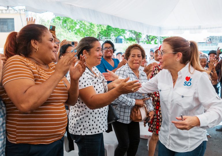 Carolina Mejía conversa y lleva soluciones a sectores de Los Ríos como parte del programa "La Alcaldía Llega a ti"