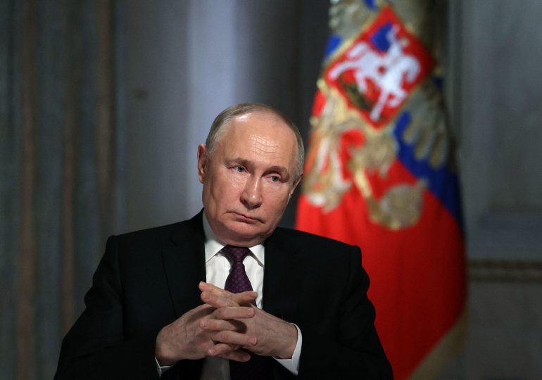 Rusia celebra elecciones para consolidar el poder de Putin, con Ucrania de telón de fondo