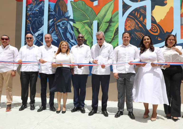 Presidente Abinader inaugura  extensión de la UASD en Azua