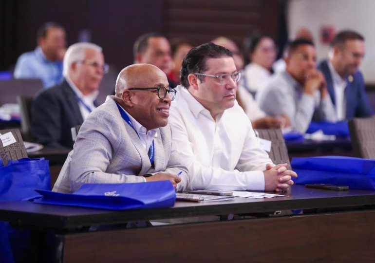 PRM empodera a sus candidatos a diputados con seminario sobre campañas electorales