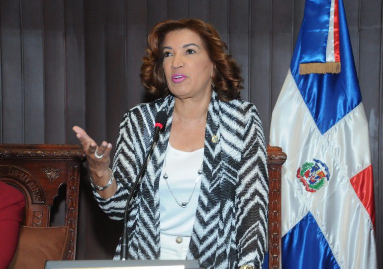 PLD sigue perdiendo legisladores, diputada María Fernández presenta renuncia “irrevocable”