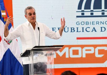 Presidente Abinader entrega dos nuevas carreteras inversión superior RD$2,600 millones de pesos construidas por el MOPC