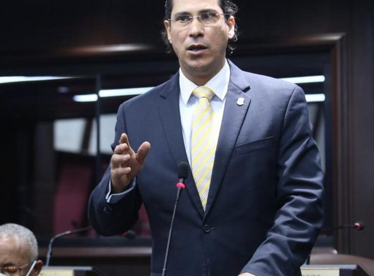 Diputado Félix Michell Rodríguez saluda debate entre candidatos presidenciales y externa duda sobre participación de Abinader