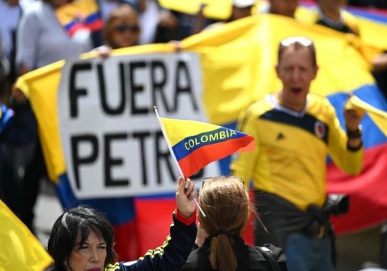 Protestan en Colombia contra el gobierno de Gustavo Petro