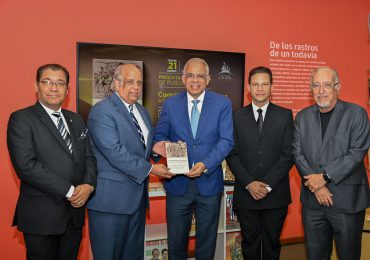Libro "Contribución de Santiago a la obra de la independencia" ha sido presentado en el Centro León
