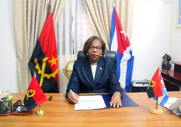 Diplomática angoleña enaltece generosidad del pueblo cubano