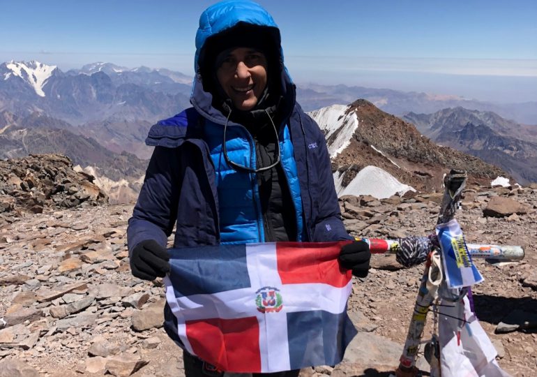 La bandera dominicana camino al Everest en manos de Thais Herrera