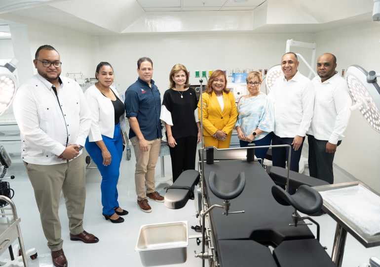 Raquel Peña y Ministro Carlos Bonilla entregan segunda fase del Hospital Antonio Musa en SPM