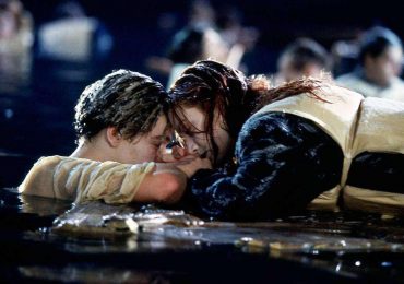 Pagan más de 700.000 dólares por la puerta que salvó a Kate Winslet en 'Titanic'