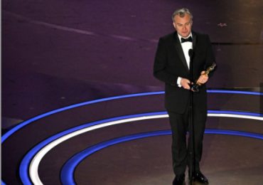 Christopher Nolan gana el Óscar a mejor director por su drama "Oppenheimer"