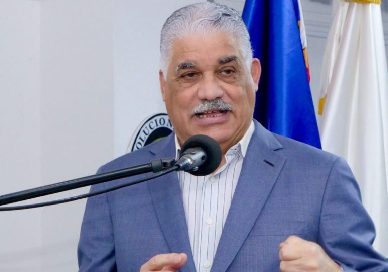 Miguel Vargas advierte al presidente no usar tema Haití de forma “electorera”