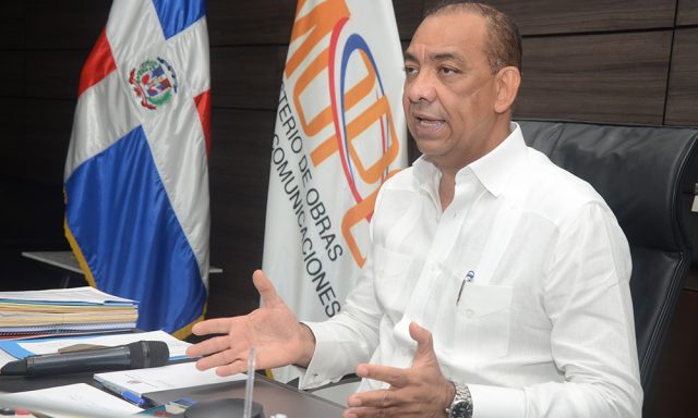 Ministro de Obras Públicas participará en congreso internacional de asfalto
