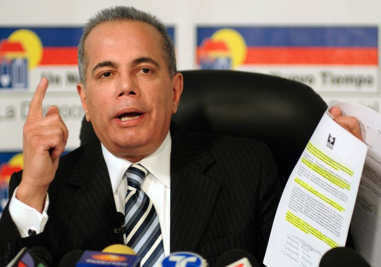 Opositor Rosales defiende su candidatura a la presidencia de Venezuela al margen de Machado