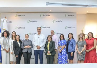 SeNaSa y Supérate rubrican acuerdo para afiliar a familias en situación de vulnerabilidad