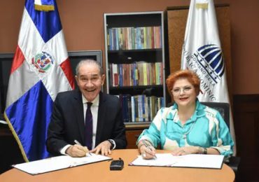 MESCyT y Caribbean University de Puerto Rico suscriben convenio de colaboración