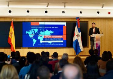 Gobierno presenta en Madrid proyecto para establecer Red de Centros del Dominicano en el Exterior