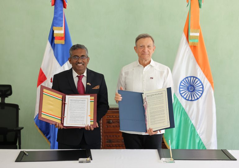 RD y la India firman protocolo de cooperación económica y de comercio bilateral