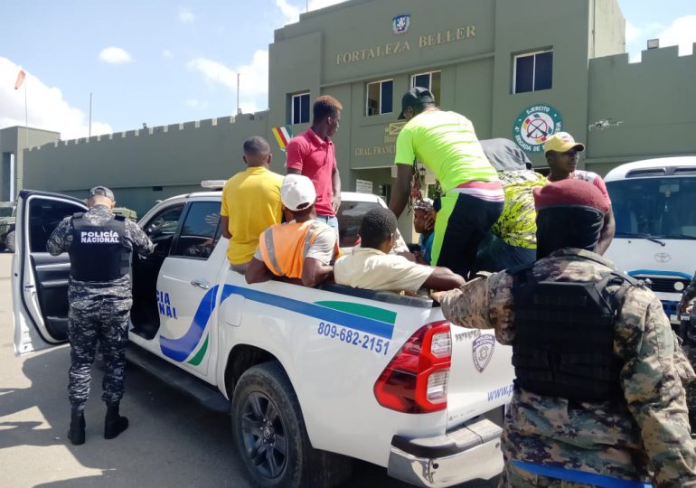 Autoridades detienen a 40 haitianos en operativo migratorio en Dajabón