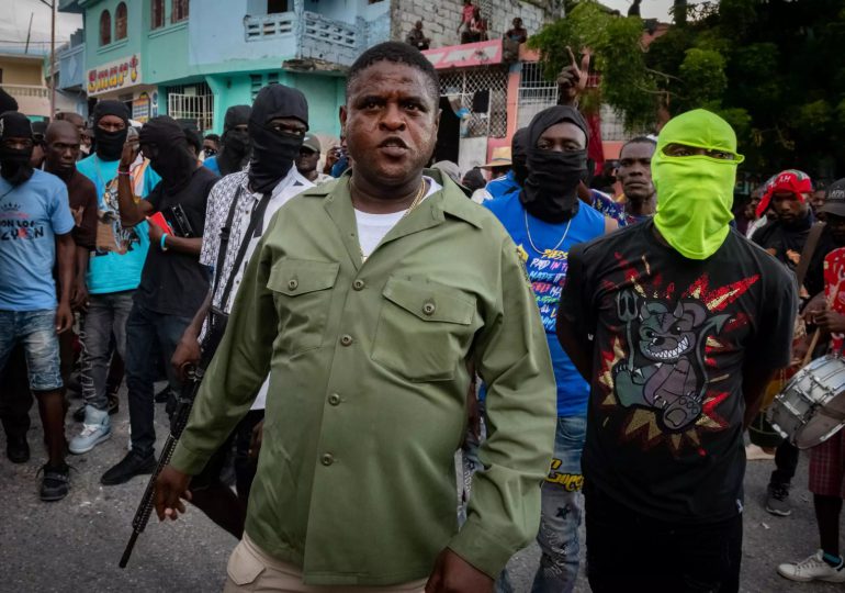 Policía de Haití ataca bastión del líder pandillero "Barbecue"