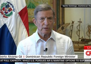 Canciller dominicano niega acusaciones de suministro de armas a bandas haitianas