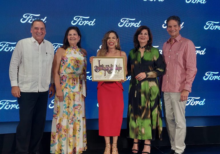 Ford y Grupo Viamar reconocen a dominicanos destacados