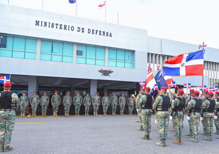 MIDE realiza izada de Bandera en honor al general de División Antonio Duvergé Duval