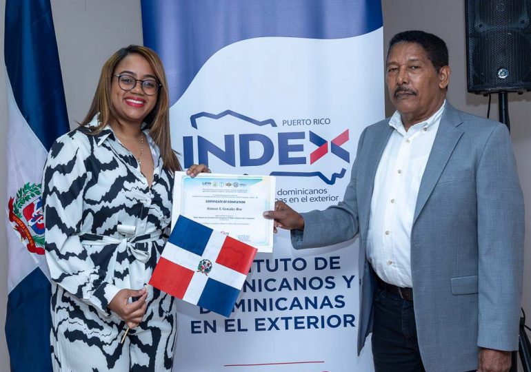 INDEX-PR entrega certificados dominicanas curso intensivo Geriatría