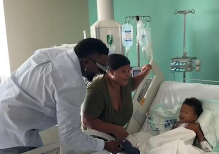 David Ortiz visita niños que fueron operados del corazón a través de su fundación