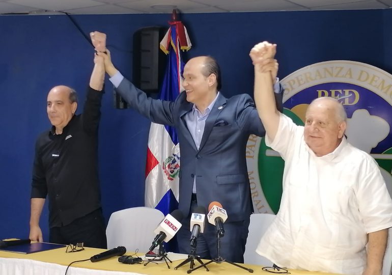 Ramfis declina aspiraciones presidenciales para el 2024; presenta a Roque Espaillat como candidato presidencial