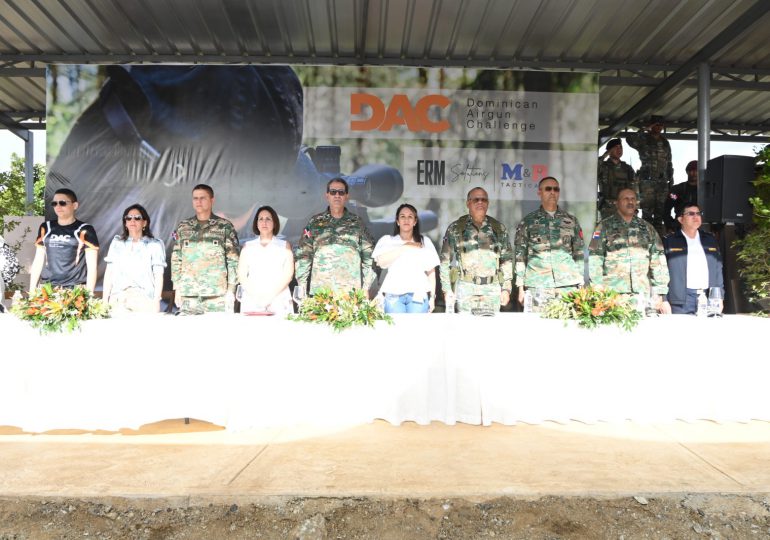 Ministro de Defensa participa en la apertura del evento Dominican Airgun Challenge