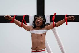 Crucifixiones y flagelaciones en Filipinas para Viernes Santo