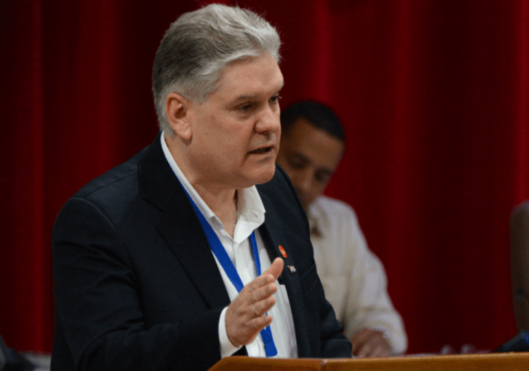 Exministro de Economía de Cuba es investigado por graves errores de corrupción