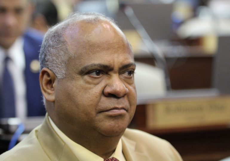 Diputado del PRM pide al Gobierno regresar al país a dominicanos en Haití