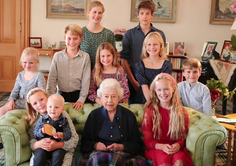 Foto de la reina Isabel II fue alterada digitalmente