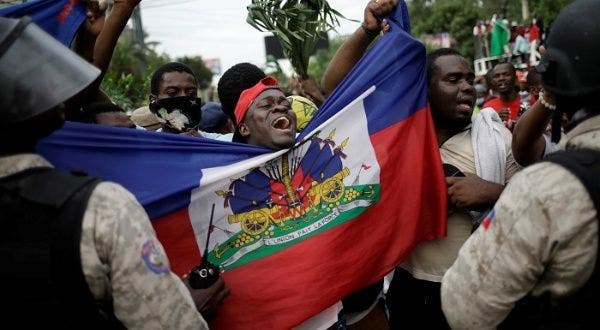 Haití impone estado de emergencia en Puerto Príncipe por un mes
