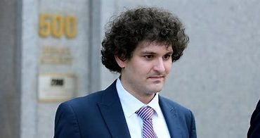 Ex rey de las criptomonedas Sam Bankman-Fried condenado a 25 años de cárcel