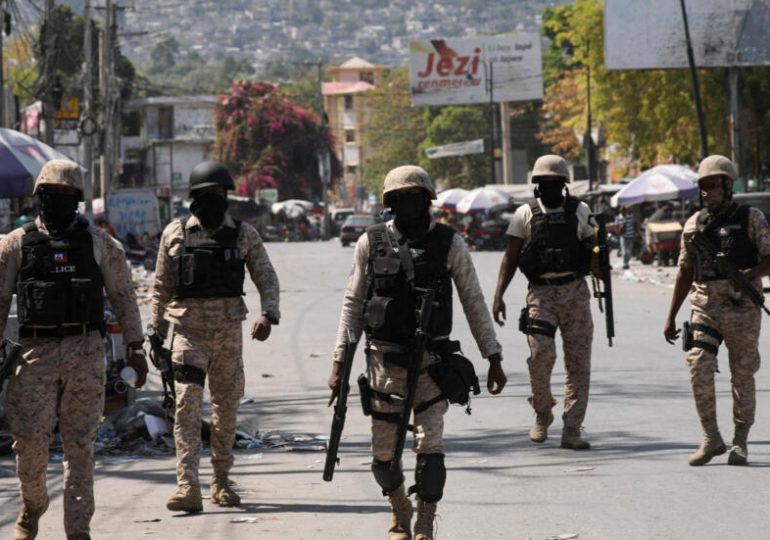 EEUU no descarta envío de fuerzas a Haití como parte de "solución internacional"
