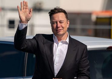 Elon Musk reta a juez de Brasil por "censura" en X