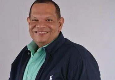 Carlos Guzmán renuncia de la Fuerza del Pueblo