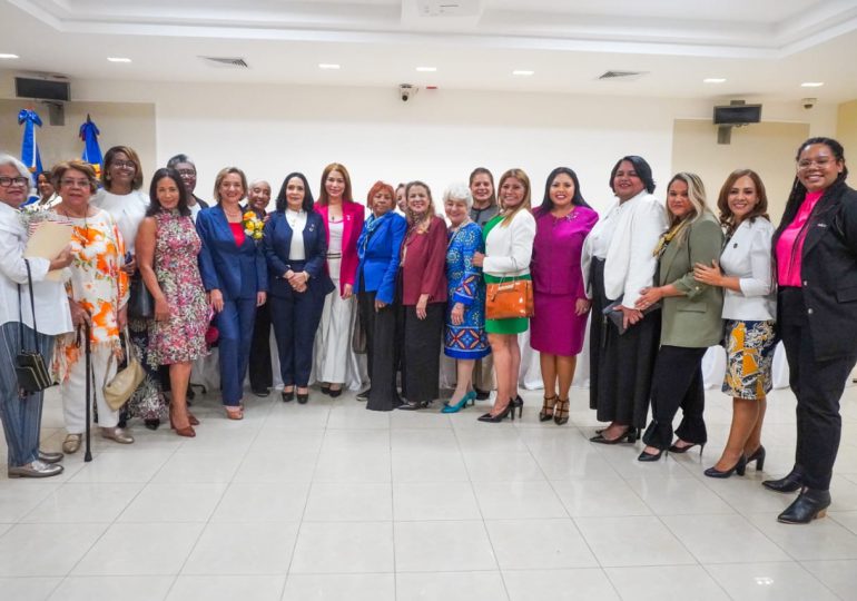 El PARLACEN realiza  conferencia-panel  “Importancia de la participación política de la mujer”